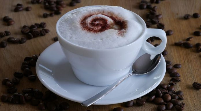 Kaffeesatz lesen ist out – der Milchschaum verrät das wahre Ich