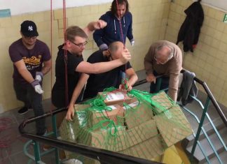 Kein Fahrstuhl – Wir versenden trotzdem! Kein Fahrstuhl – Wir versenden trotzdem!